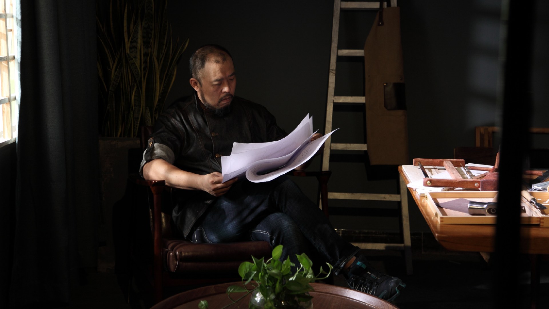 Folgen Sie XinZuo in den sozialen Medien