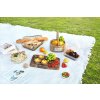 Das Essen auf einer Picknick-Tafel