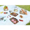 Das Essen auf einer Picknick-Tafel