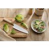 Santoku Messer XinZuo Zhen QE PM8M auf dem Schneidebrett