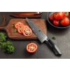 Kochmesser XinZuo Feng B32 auf dem Schneidebrett