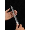 Brotmesser XinZuo Yu B13D in der Hand