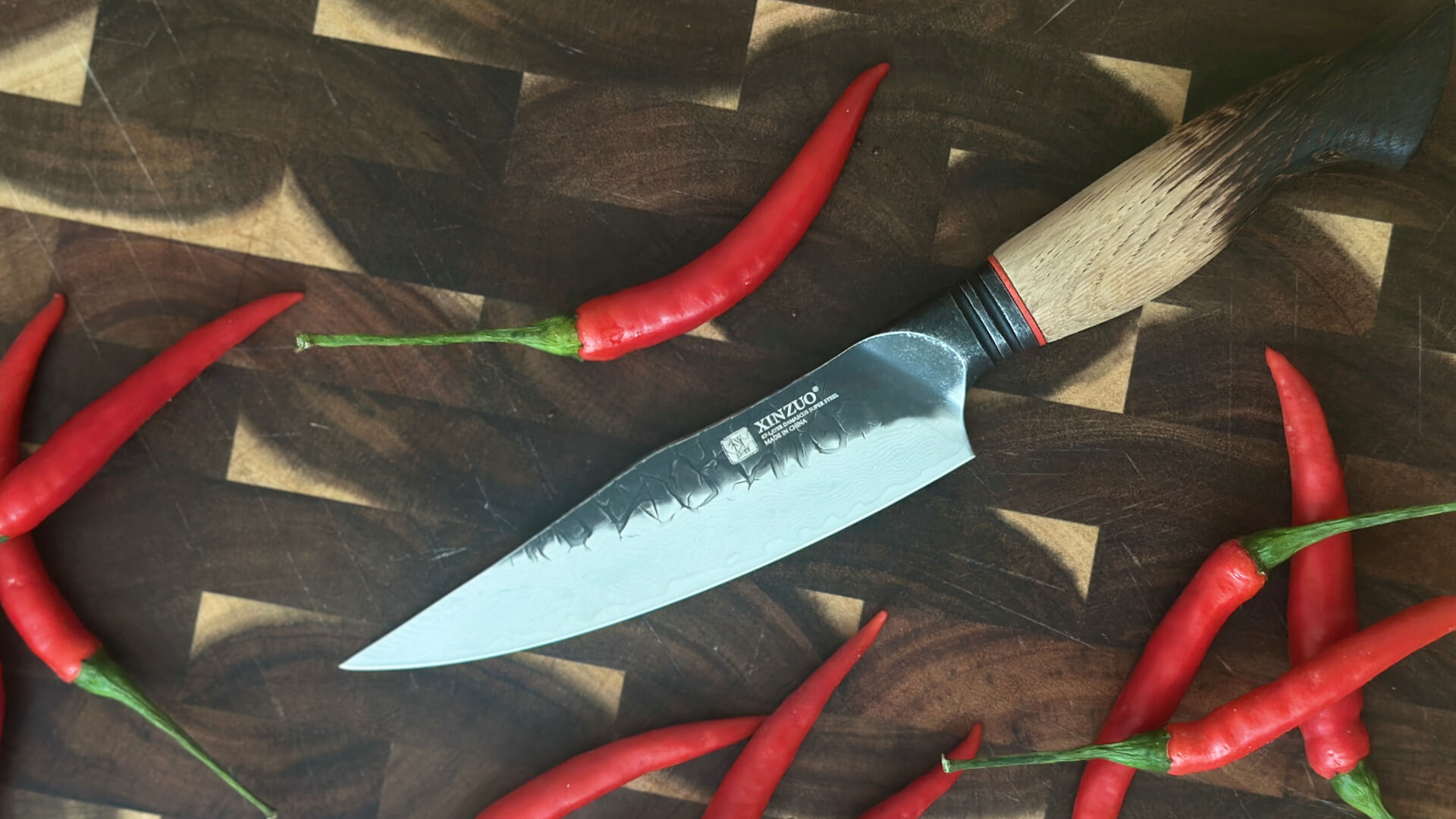 Proč je důležitý ostrý nůž při krájení chilli?