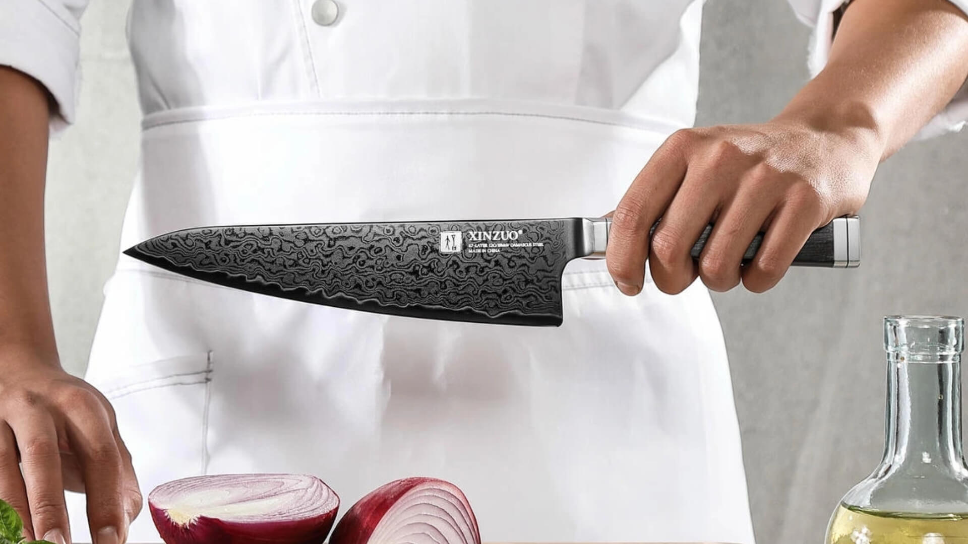 Řada Ji X08E je skladem – s damaškovou čepelí v temném titanovém povlaku