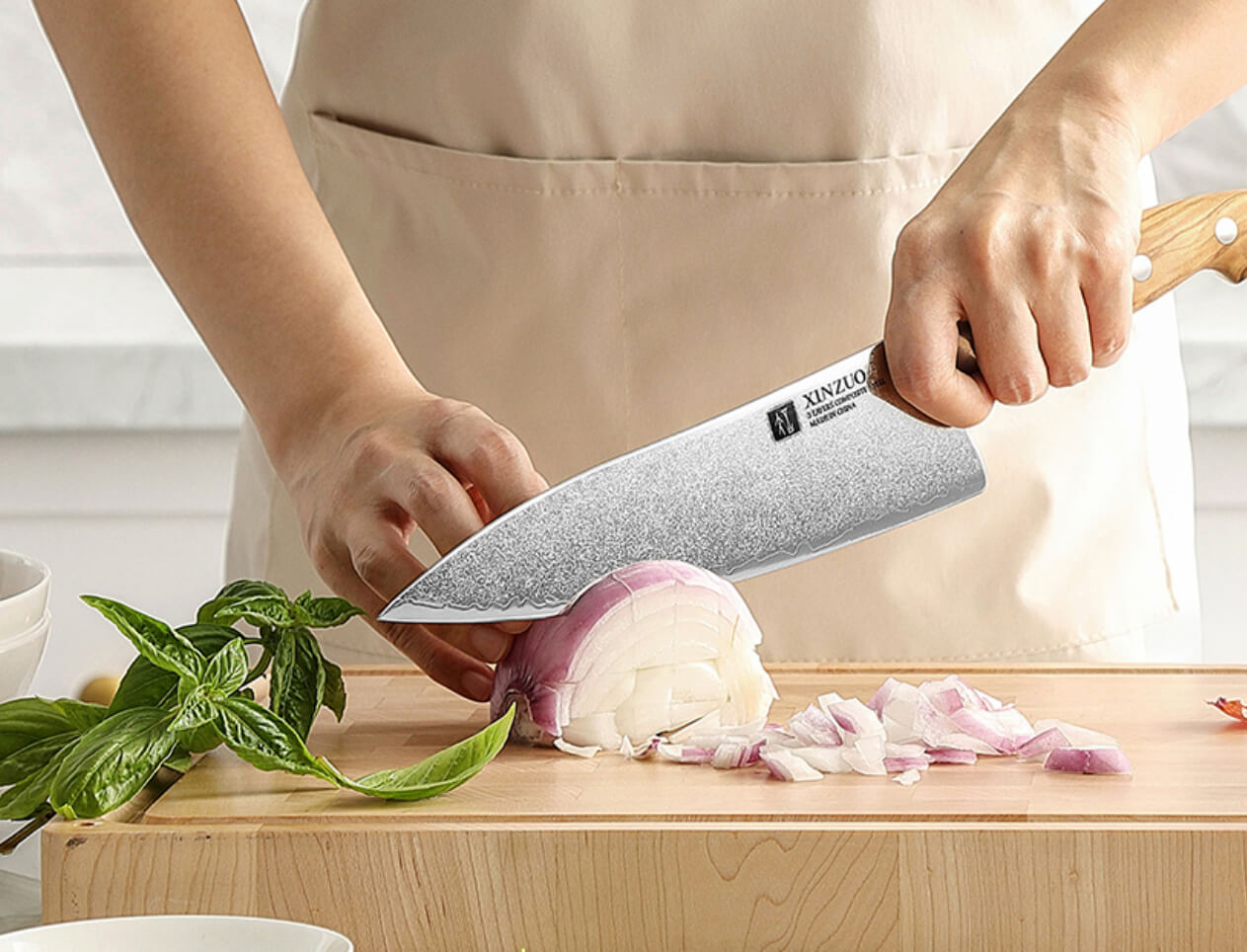 Nože XinZuo Pin X02O s povrchovou úpravou stone-wash a rukojetí z olivového dřeva