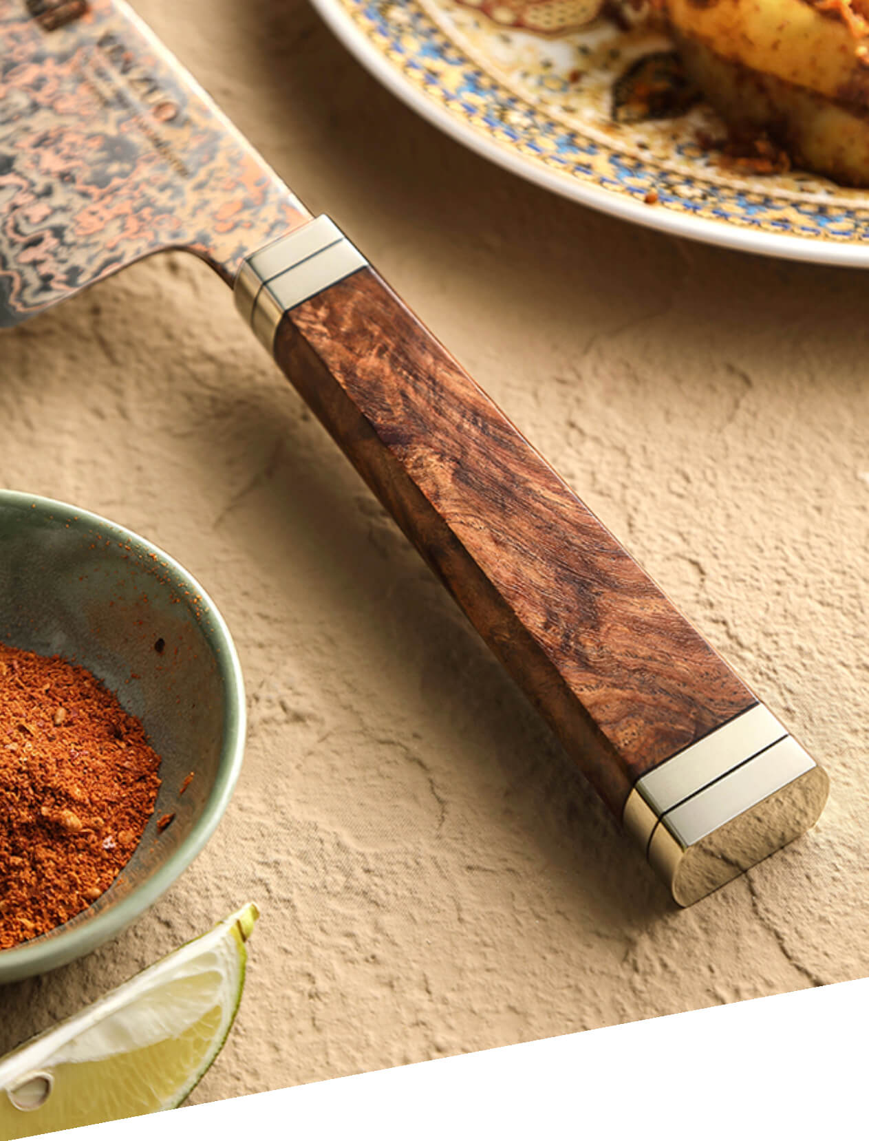 Rukojeť z exotického padoukového dřeva