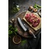 Santoku nůž XinZuo Mo X06 na prkénku