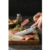 Steakový nůž XinZuo B35 Zhi při krájení steaku