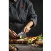 Malý Santoku nůž XinZuo B46W - ukázka krájení
