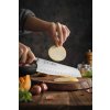 Santoku nůž HezHen B30S při krájení