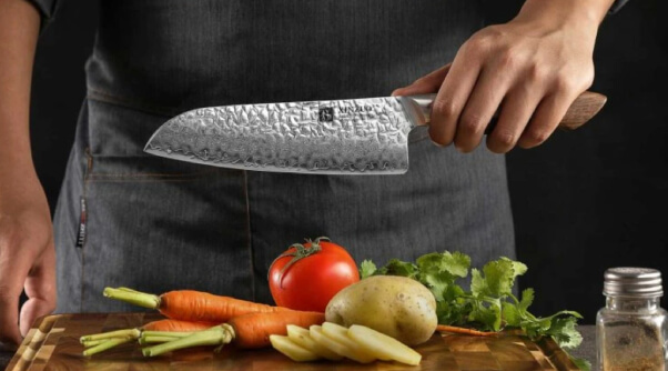 Nóż Santoku