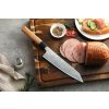 Nóż Bunka XinZuo PM8O na desce do krojenia