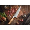 Nóż szefa kuchni HEZHEN Master B30S na desce do krojenia