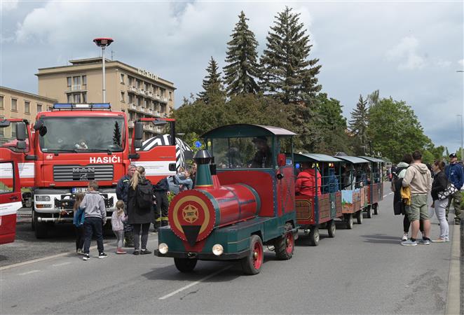 divadlo-patri-detem-hasici-2024