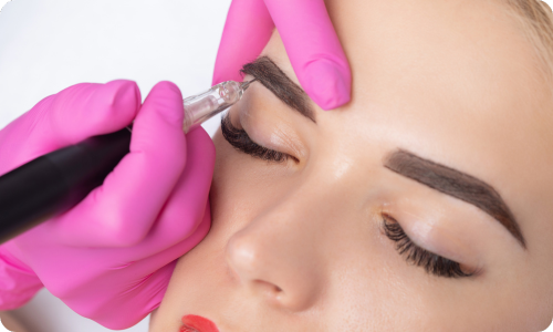 Jednorazové rukavice: Nevyhnutná ochrana pre váš kozmetický salón