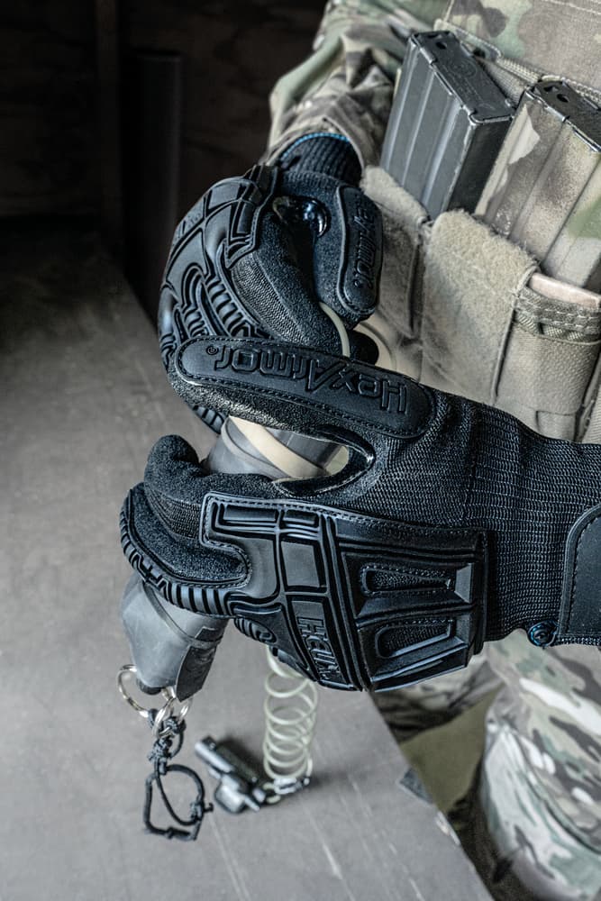 HexArmor Helix Series 3003 při práci