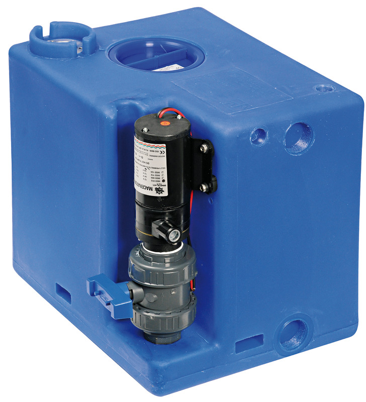 OSCULATI Nádrž na odpadovú vodu s macerátorom 12 V 52 l  Waste water tank w/macerator 12 V 52 l Variant: Nádrž na špinavú vodu s vrtuľníkom 24 V 72 l