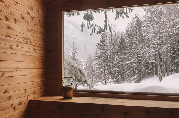 Sauna Rituals and Sensitive Skin Care in Winter: How to Enjoy Heat Without Irritation