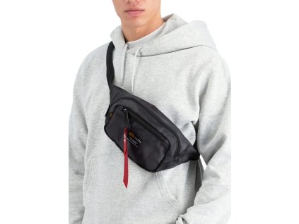 alpha-industrie-crew-waist-bag-ladvinka-taska-black-camo-7