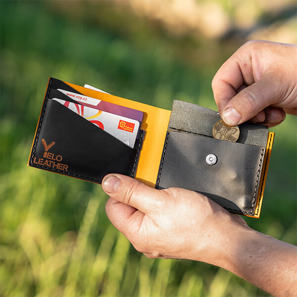 Peněženky na karty a mince