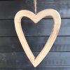 Dřevěné srdce k zavěšení