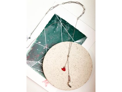 Dlouhý náhrdelník se srdcem