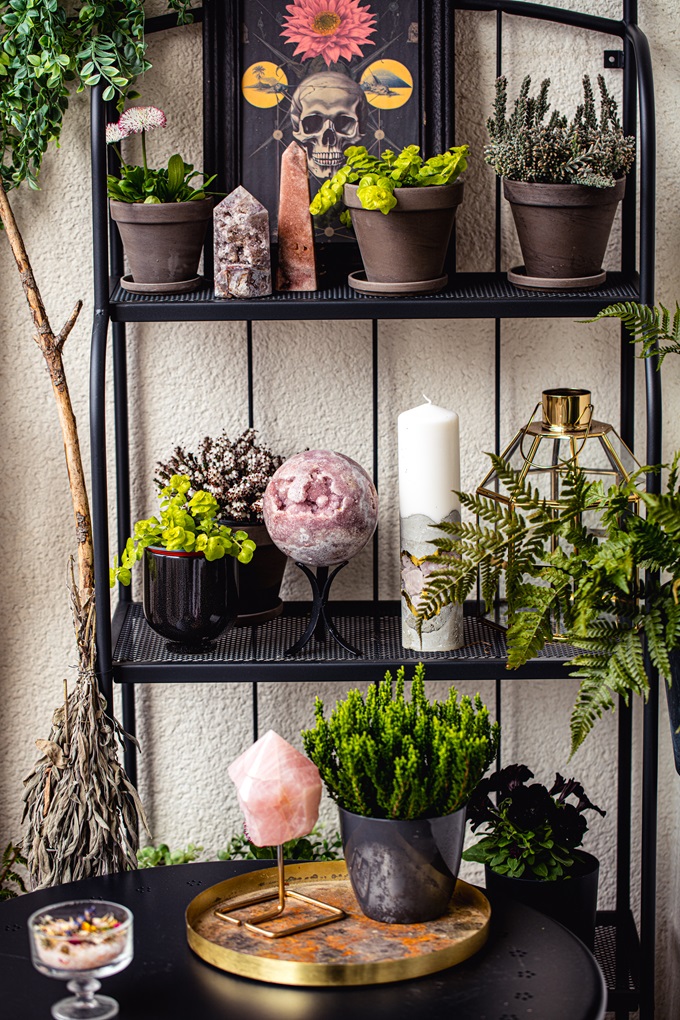 PRŮVODCE ROKEM OD YOGA DAY – DUBEN