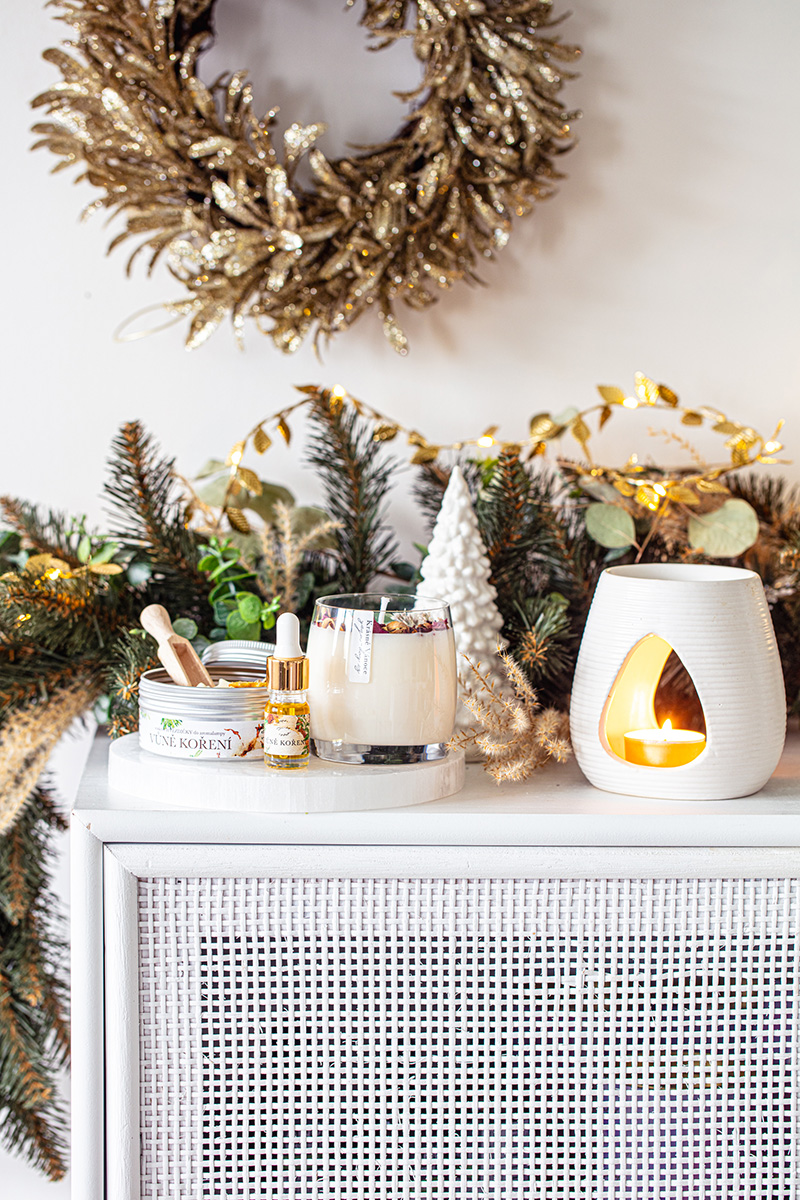 PROVOŇTE O VÁNOCÍCH SVŮJ DOMOV S YOGA DAY