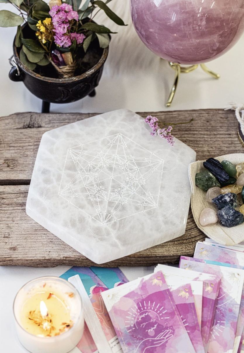 SELENIT – KÁMEN KLIDU A DUCHOVNÍ OČISTY PRO MĚSÍC LEDEN