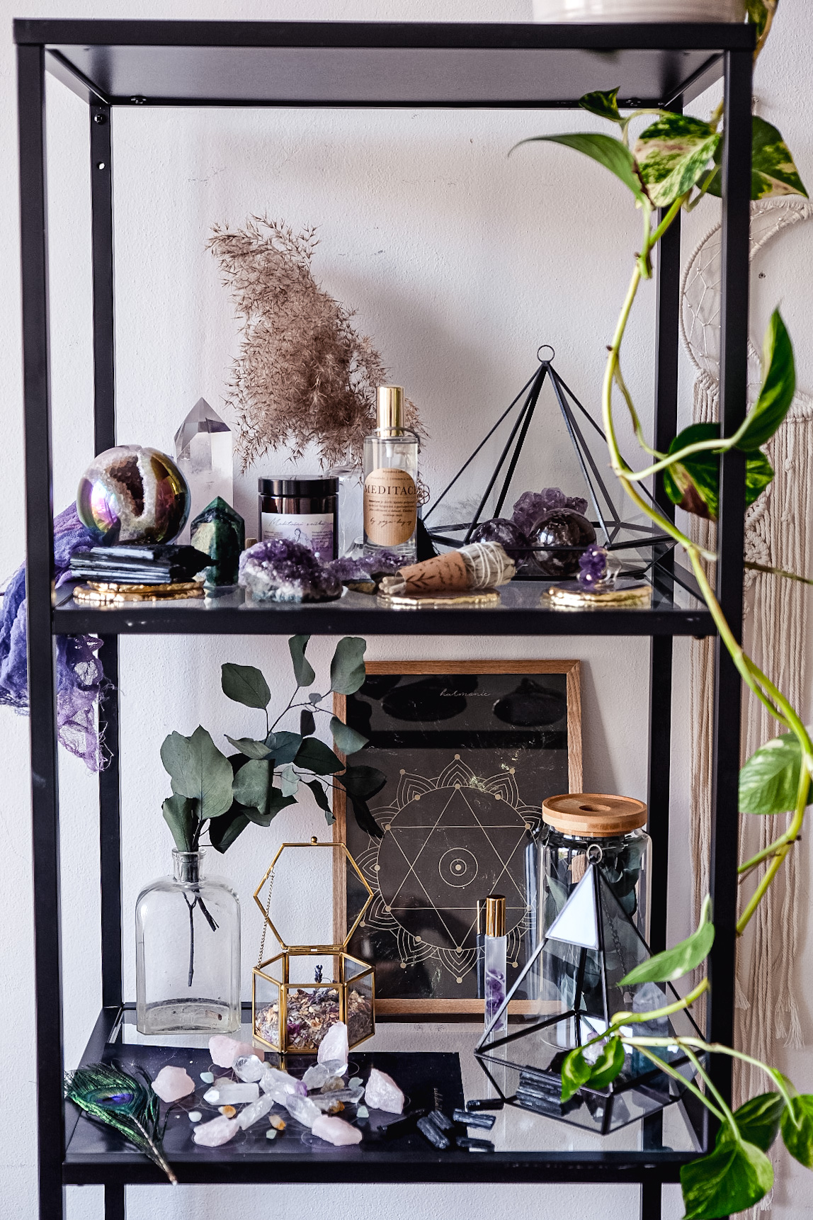 TMAVÝ KRYSTALOVÝ KOUTEK - INSPIRACE