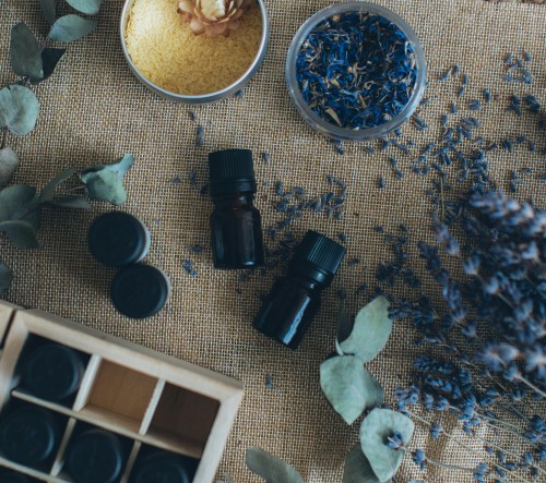 Aromaterapie a jóga: Vůně, které prohlubují praxi a harmonizují mysl