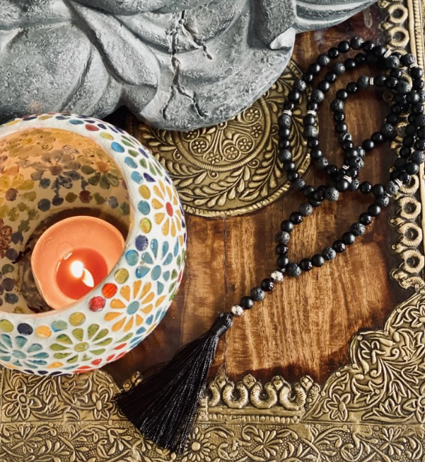 Historie jógy: Cesta tisíce let k dokonalému pohybu a relaxaci