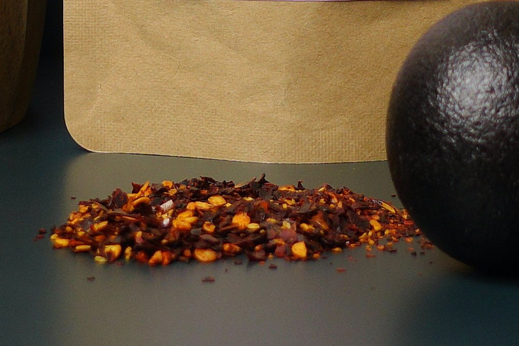 Drvené guajillo chilli, červené vločky so semienkami