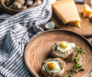 Fürjtojással töltött gomba