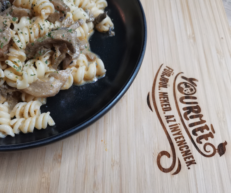 Tejszínes-gombás tészta