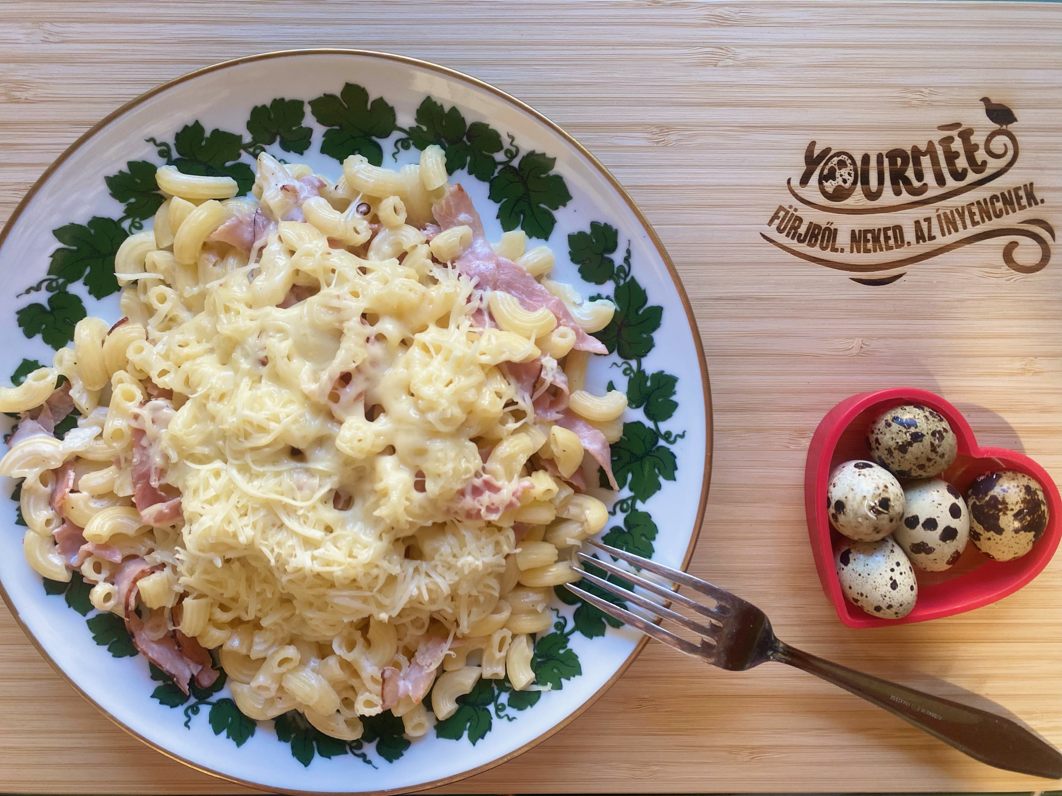 Tejszínes sonkás tészta