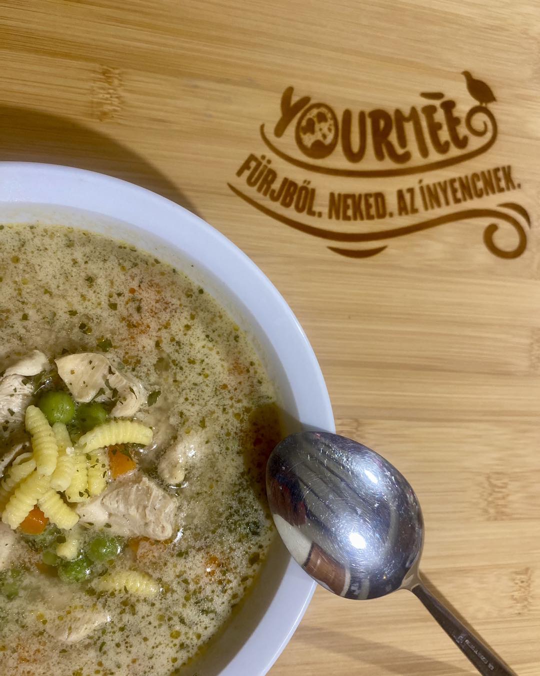 Tejszínes borsóraguleves