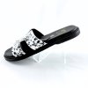 Pantofle "H" - Černé kvítky na bílém podkladu