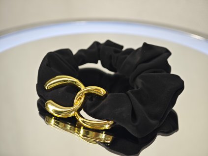 Černá scrunchie s kovovou ozdobou MIDNIGHT LUXE