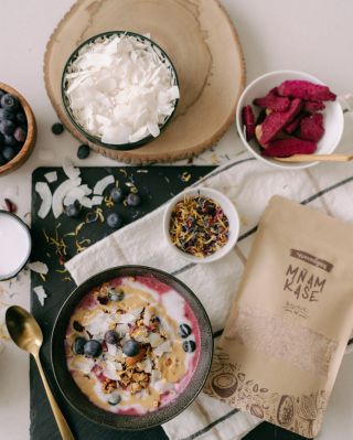 Ráno rozhoduje víc, než si myslíte. Ne tím, co si přečtete. Ale tím, co si dáte na talíř. Protože rozdíl mezi: 🔋 stabilní...