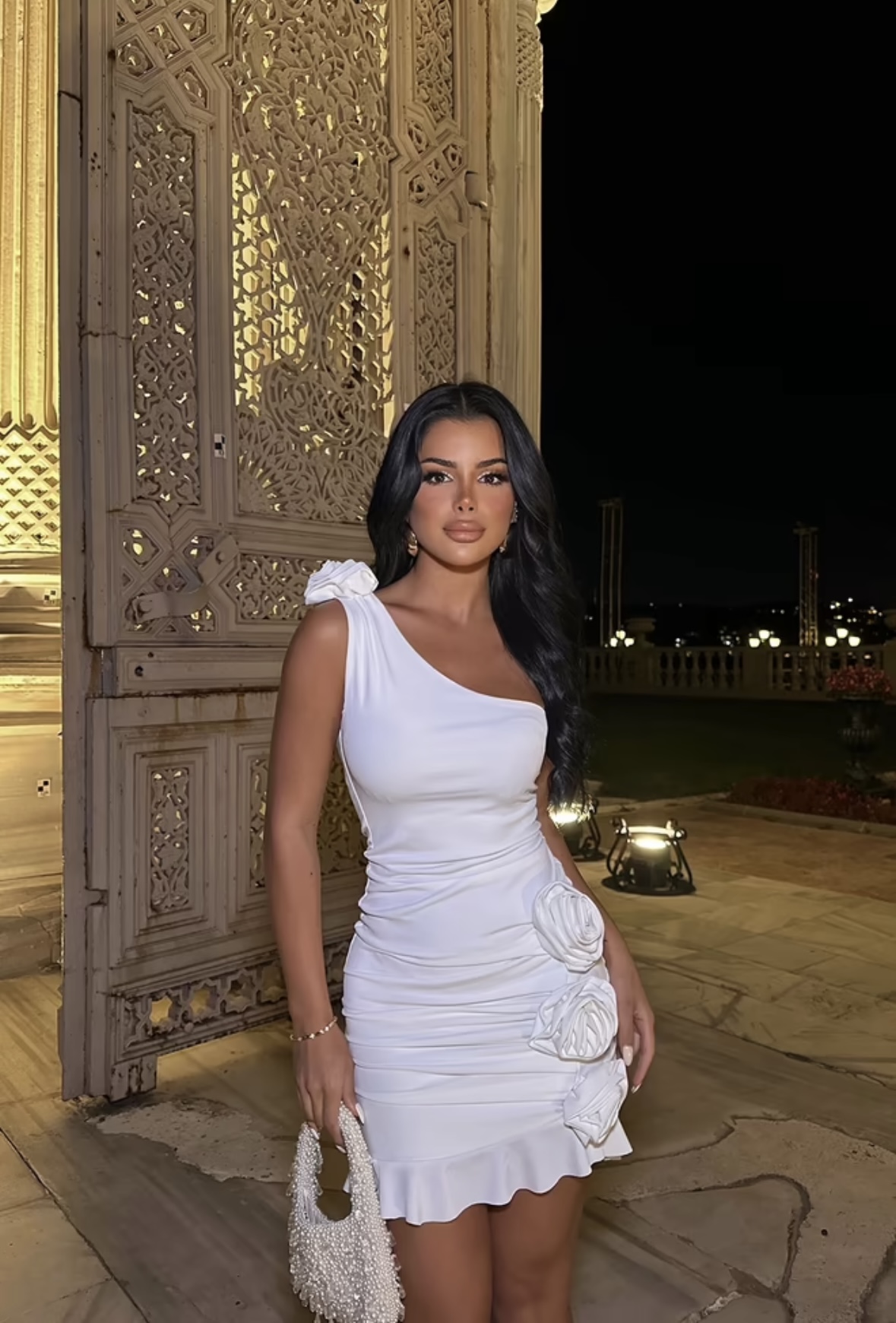 Vánoční večírky a Silvestr: Jak vybrat luxusní šaty pro každý večer👑👠