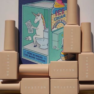 Už by to chcelo veselé farby. Nová kolekcia je na ceste 🙌🏼🩷