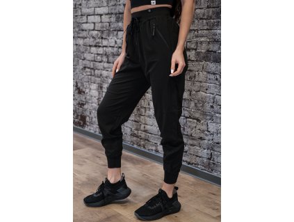 Jedinečné, stylové a pohodlné dámské tepláky Comfy v černé barvě na cvičení v posilovně, běh, výlety nebo na jiné každodenní aktivity