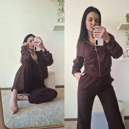 Cokoladova, teplakova souprava s kaminkama