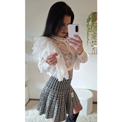 Upletova sukne s vysokym pasem