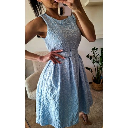 Romantické saty s paskem