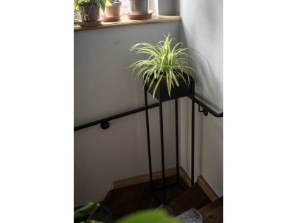 Vysoký stojan na květiny