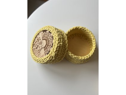 Háčkovaný košík