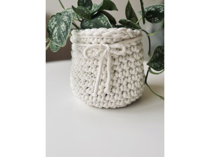 Háčkovaný obal na květiny