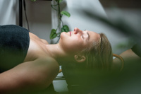 TOUCH THERAPY – vlasový rituál Za Výlohou